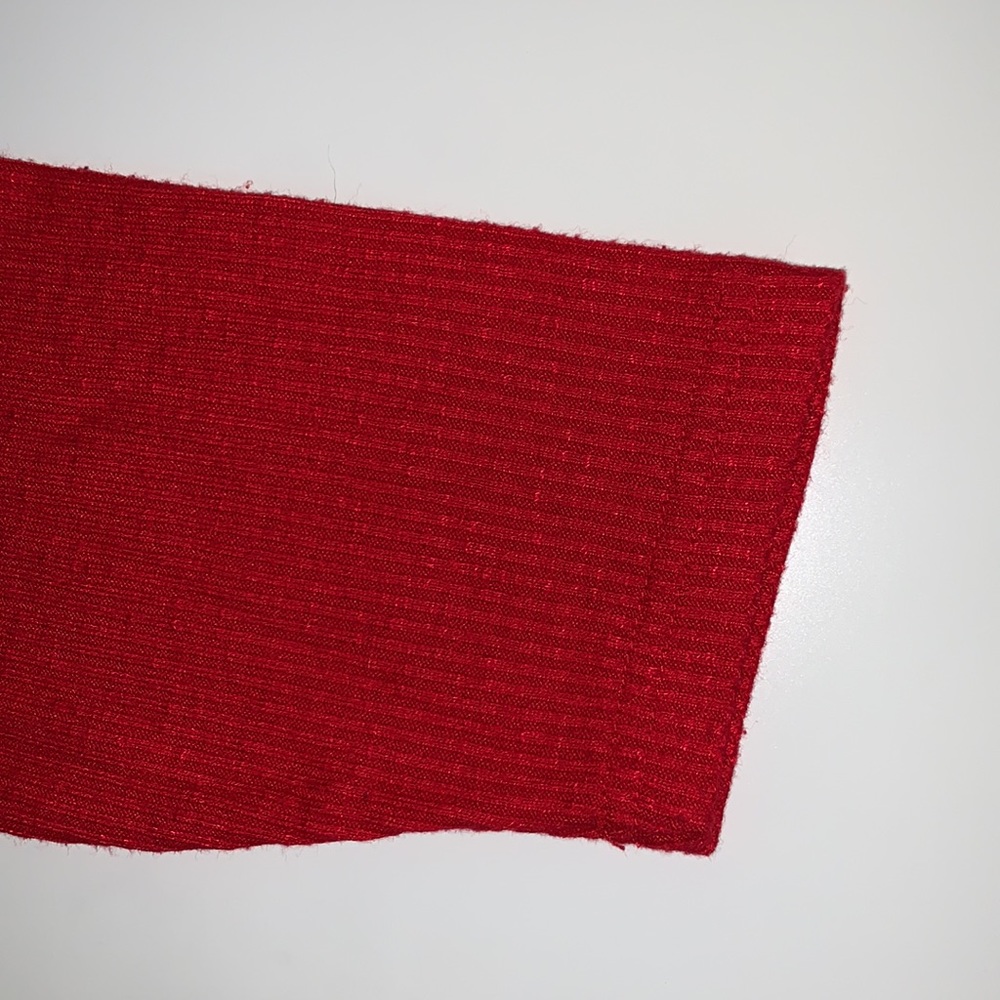 Red shirt - Picture 5 of 6